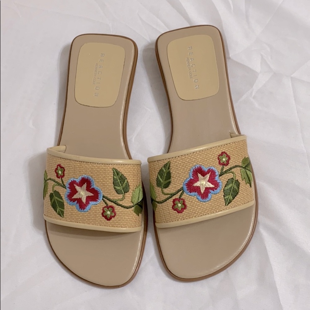 Kenneth Cole Sandals Embroidered Floral Boho Woven